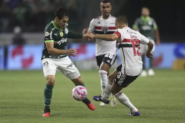 Palmeiras e São Paulo se enfrentam na Supercopa do Brasil em fevereiro.
