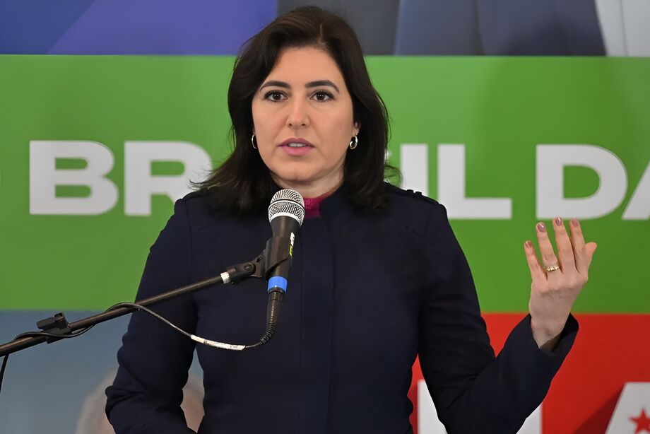 'Vamos apostar que Brasil vai crescer acima de 2% em 2024', diz Simone Tebet