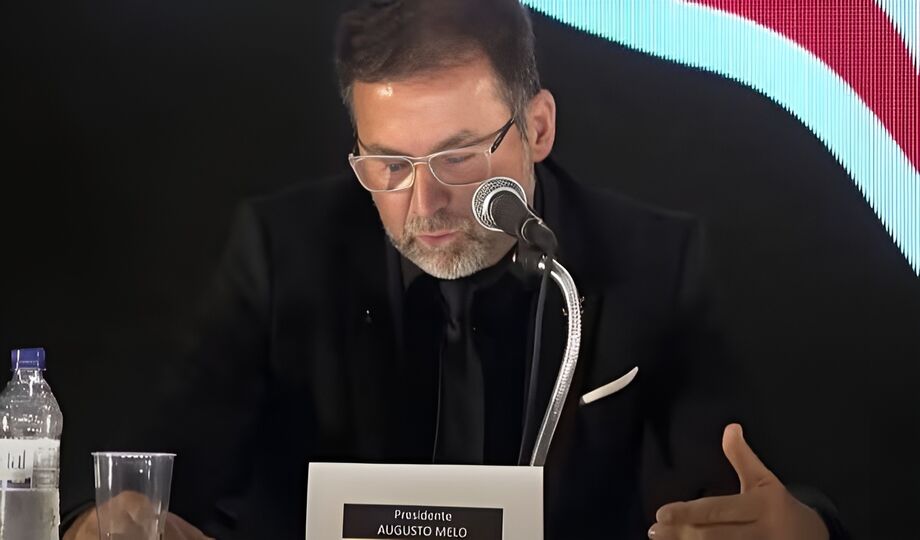 Novo presidente do Corinthians, Augusto Melo, tomou posse nesta terça-feira