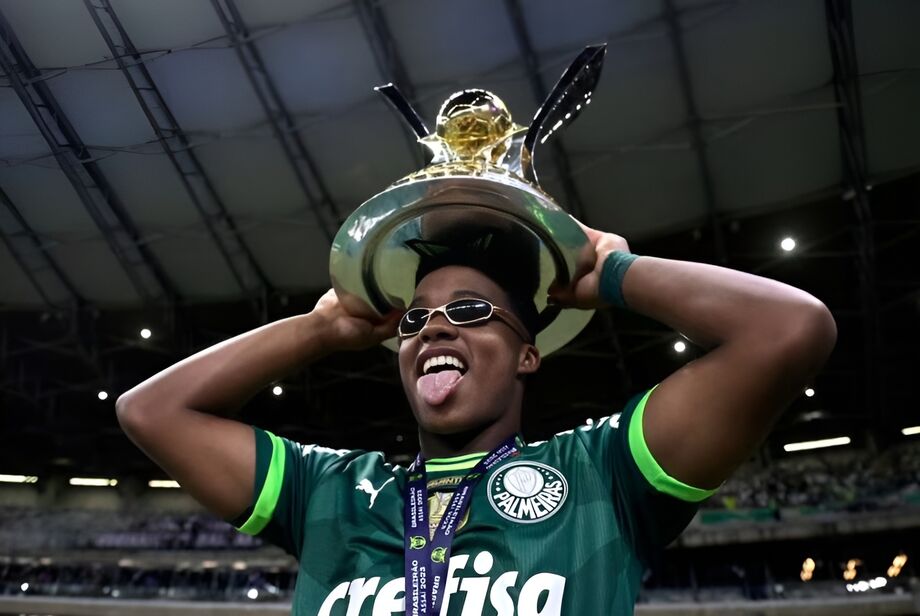 Endrick, do Palmeiras, é o único brasileiro a figurar na seleção mundial sub-20 de 2023 da IFFHS