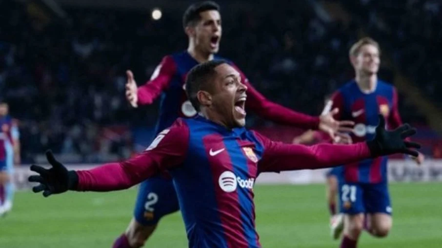 Vitor Roque faz primeiro gol na Espanha e dá vitória ao Barcelona no Campeonato Espanhol