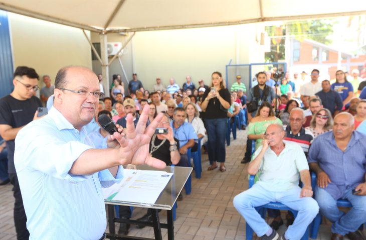 O governador em exercício José Carlos Barbosa (Barbosinha) inaugurou na manhã desta quinta-feira (4), em Itaporã, a unidade de atendimento ao cliente da Sanesul