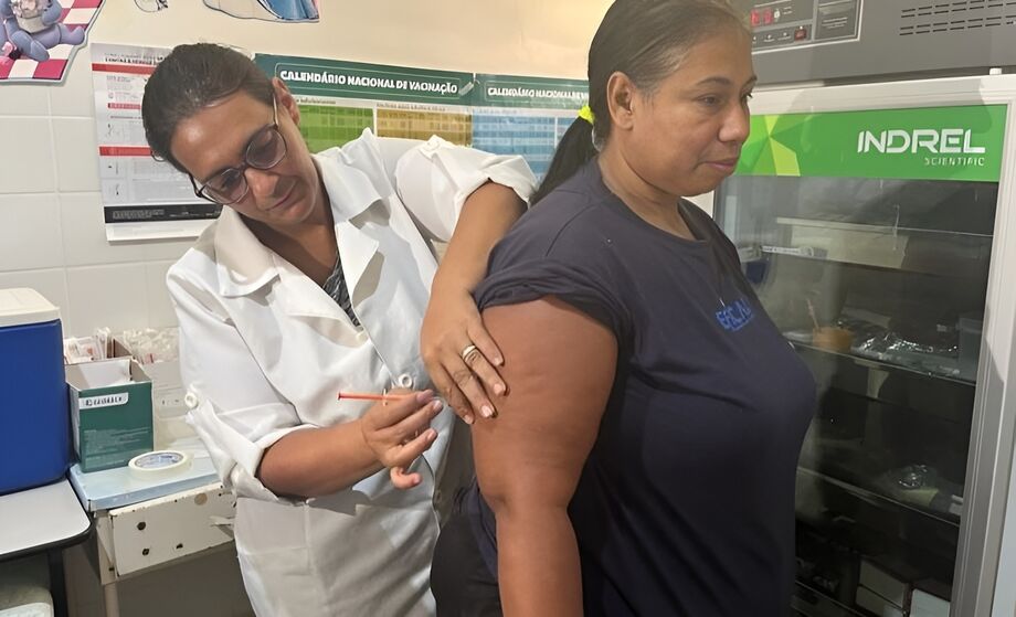 A vendedora Maria Aparecida Santana Carvalho Gonçalves é uma das mulheres que se vacinaram