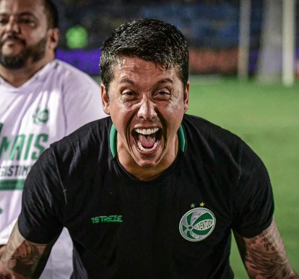 São Paulo acerta a contratação de Thiago Carpini: 'É um momento mágico e me preparei para isso'
