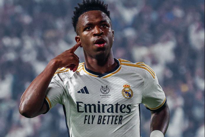 Real Madrid conquista 13ª Supercopa da Espanha com goleada sobre Barcelona e hat-trick de Vini Jr.