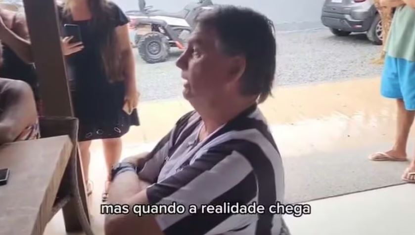 Ex-presidente conversou com apoiadores em Angra dos Reis