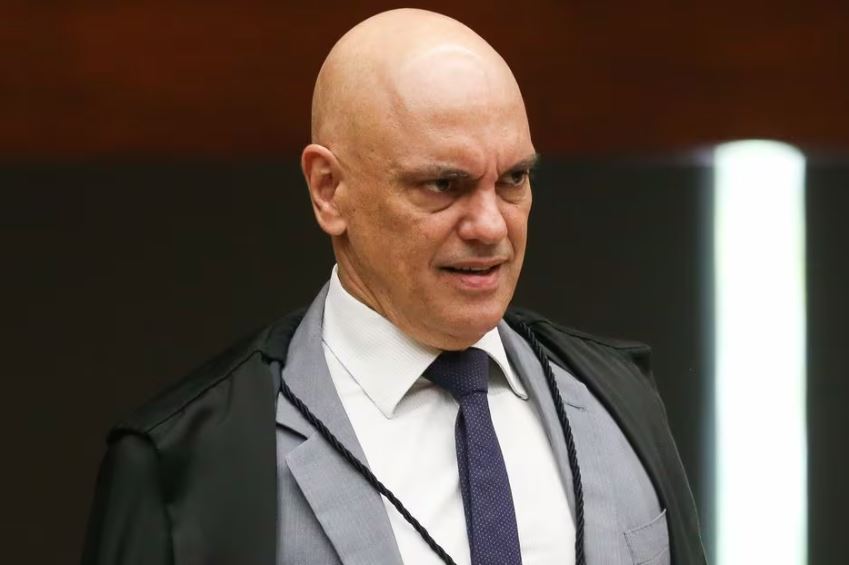 Senadores dizem que ministro se comporta como vítima, investigador e julgador nos casos que investigam os ataques golpistas