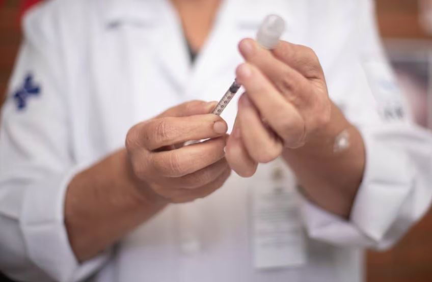 Brasil será primeiro país a implementar vacinação contra a dengue no sistema público