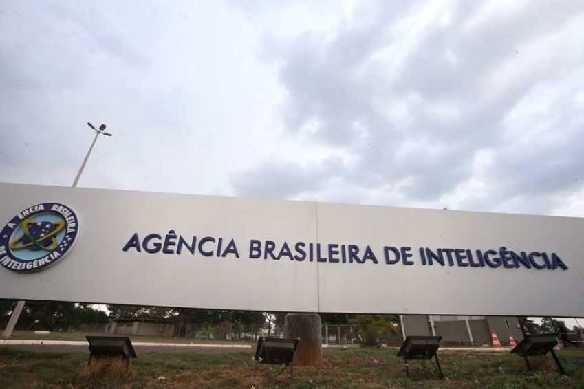 PF investiga se Abin foi instrumentalizada no governo Bolsonaro e se atual direção da agência agiu para embaraçar investigação do caso