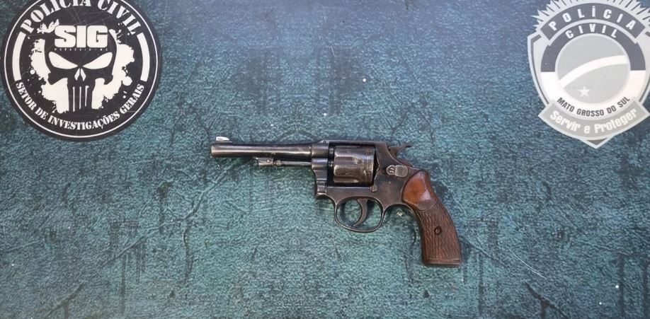 Arma foi apreendida