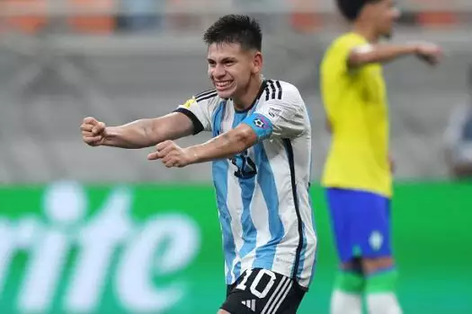 Claudio Echeverri, de apenas 18 anos.