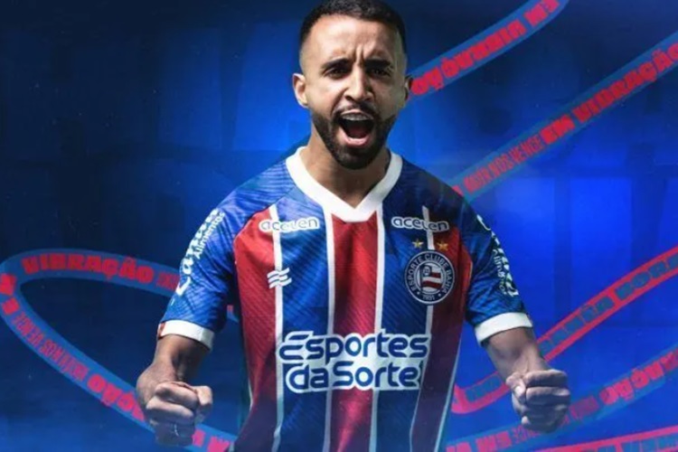 O Bahia oficializou a contratação do volante Caio Alexandre.