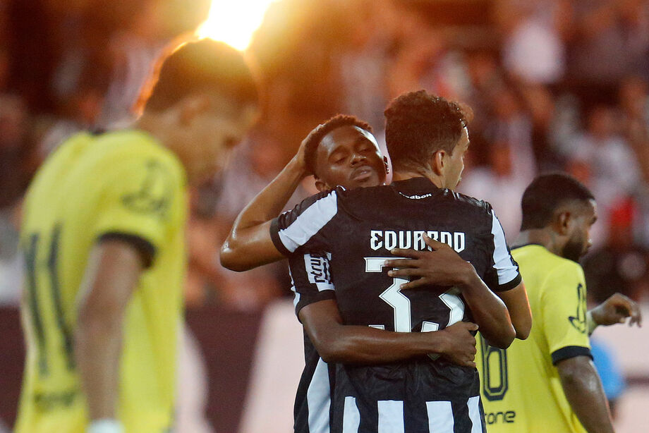 Jeffinho decide e Botafogo estreia no Campeonato Carioca com vitória diante do Madureira