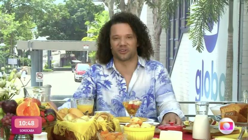 Maycon, primeiro eliminado do 'BBB 24', é entrevistado no 'Café com o Eliminado', no 'Mais Você'.