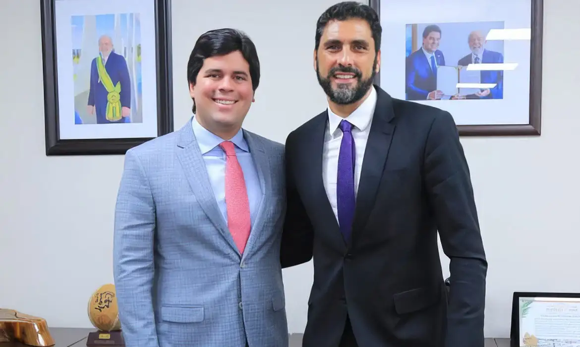Nomeação de Athirson Mazzoli: Ex-jogador do Flamengo nomeado Secretário Nacional de Futebol e Defesa dos Direitos do Torcedor.