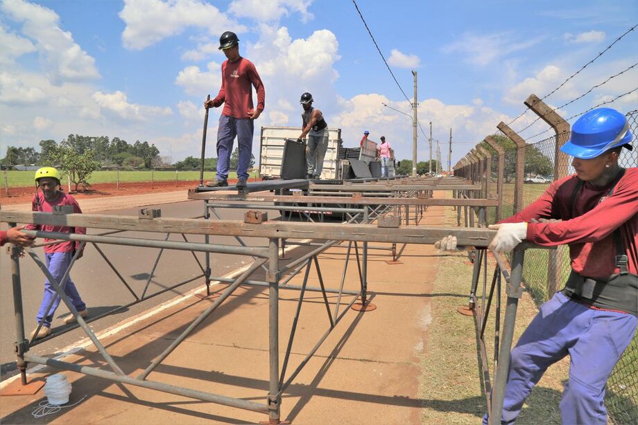 Praça do Papa começa a ganhar preparativos para festividades de Carnaval