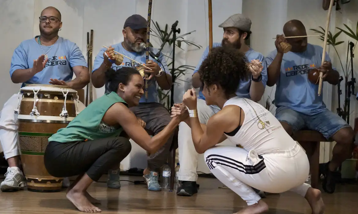 Segundo Mestre Sabiá, a capoeira hoje está presente em cerca de 170 países e é a maior divulgadora da língua portuguesa no mundo