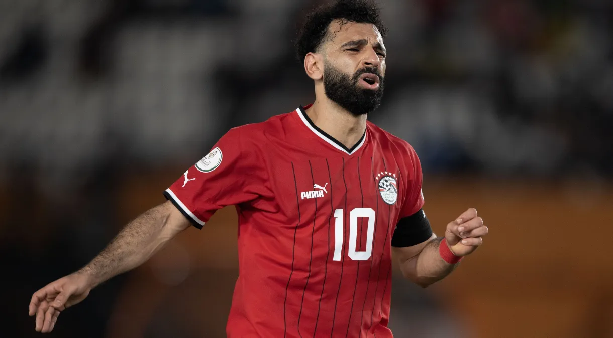 Liverpool revela temor com 'grave lesão' muscular e Salah volta à Inglaterra para tratamento