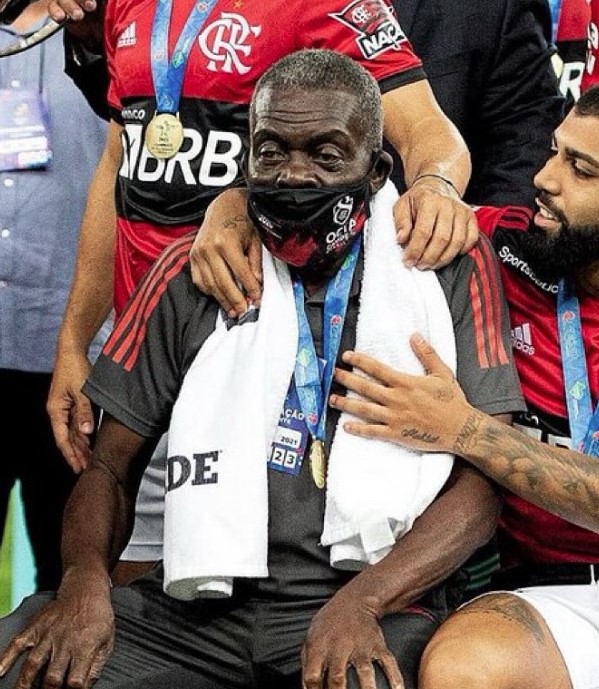 Denir, massagista do Flamengo, faleceu na manhã desta segunda-feira