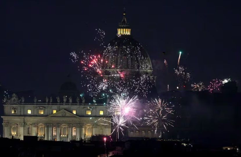 Fogos de artifício explodem durante as comemorações do Ano Novo 2024 em Roma, Itália (foto ilustrativa).