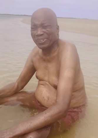 Milton Nascimento curte dia de praia