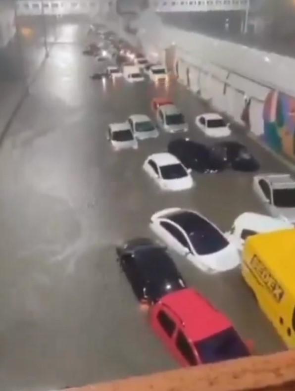 A estação meteorológica de Anchieta atingiu o acumulado de 259,2 milímetros de chuva no período de 24 horas, o recorde em toda a série histórica do Sistema Alerta Rio (desde 1997)