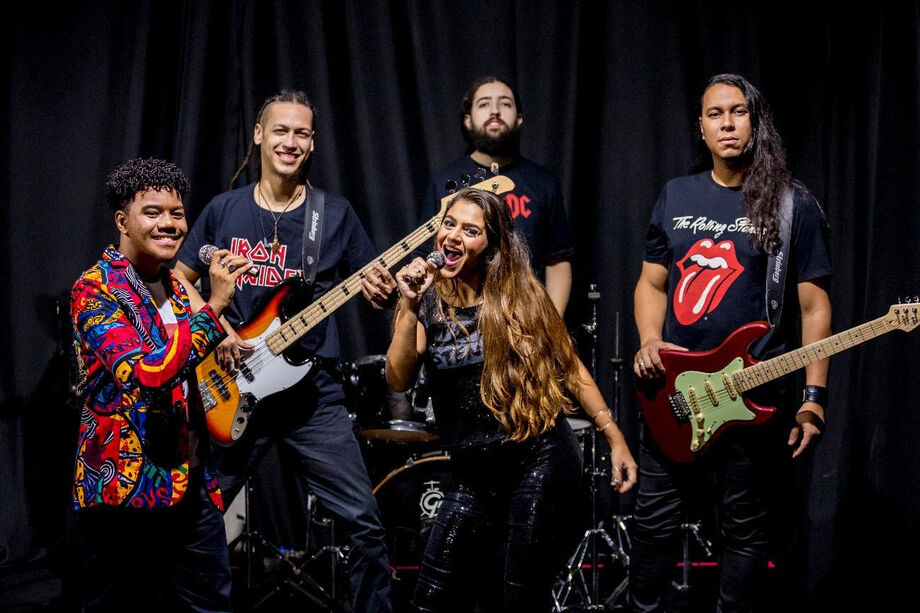 Elenco do musical Rock para Crianças - A História do Rock, que conta com o apoio da BB Seguros