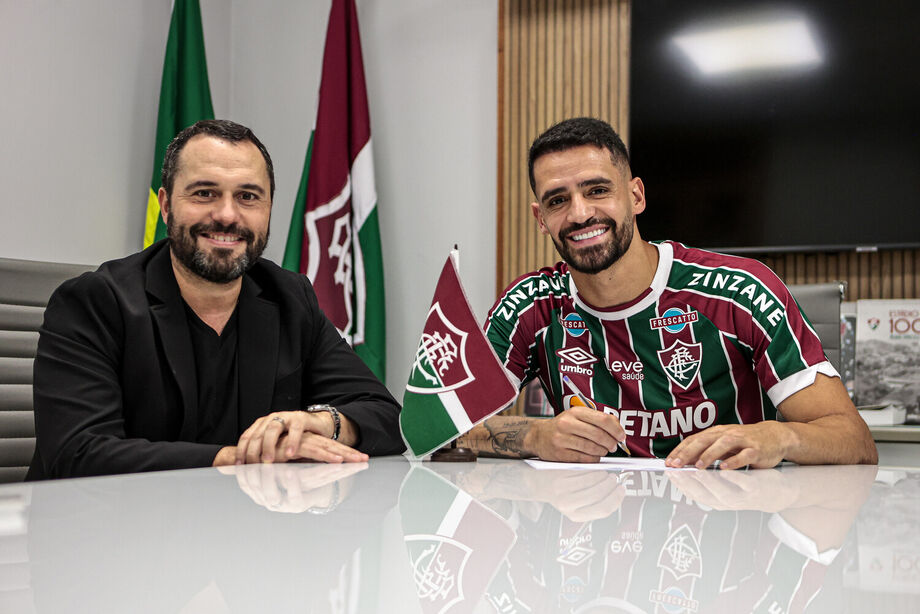 Fluminense anuncia a chegada do meia Renato Augusto e fecha 'trinca de reis'