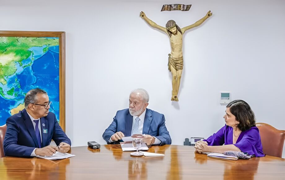 Lula e Tedros Adhanom discutem produção de vacina contra a dengue