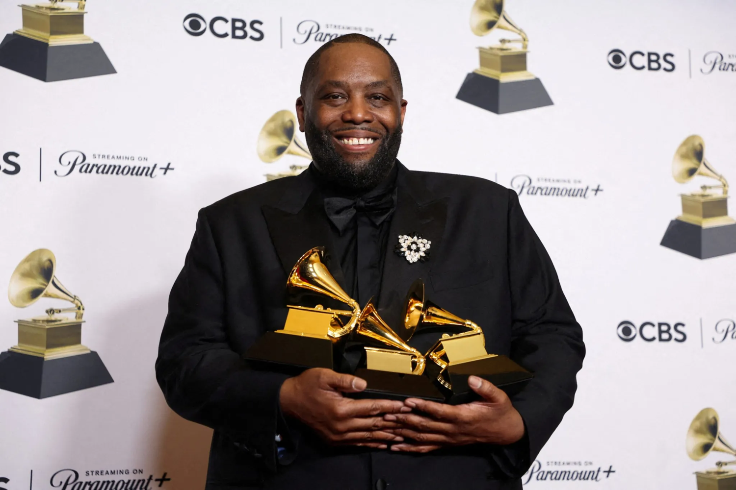 O rapper Killer Mike com seus prêmios