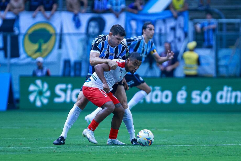 Grêmio empata com São Luiz e tem liderança do Gaúcho ameaçada pelo Internacional