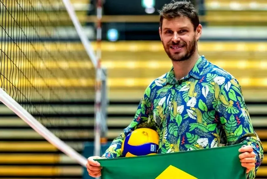 Levantador Bruninho anuncia que voltará ao Brasil após o fim da temporada italiana