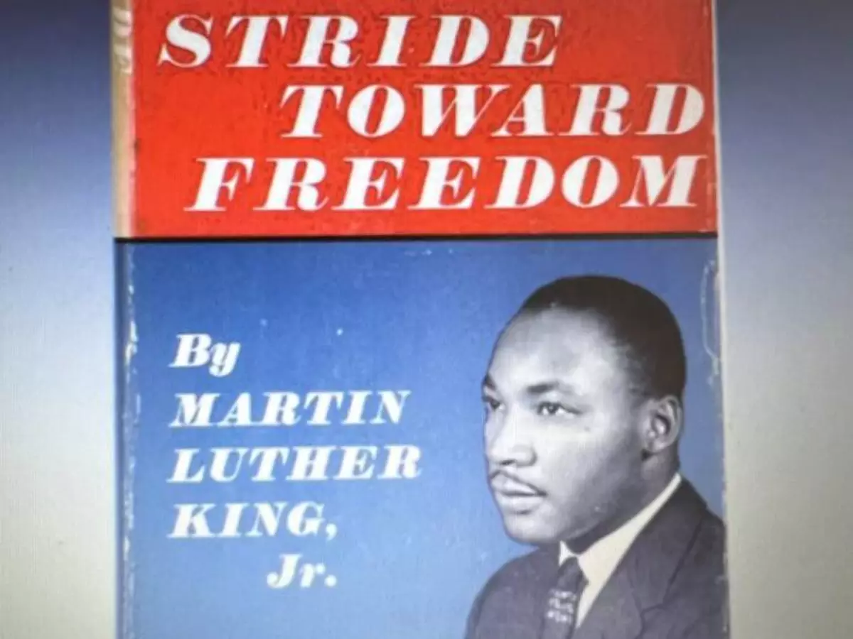 Capa do livro 'Stride Toward Freedom', de Martin Luther King, posto a leilão por 173 mil reais