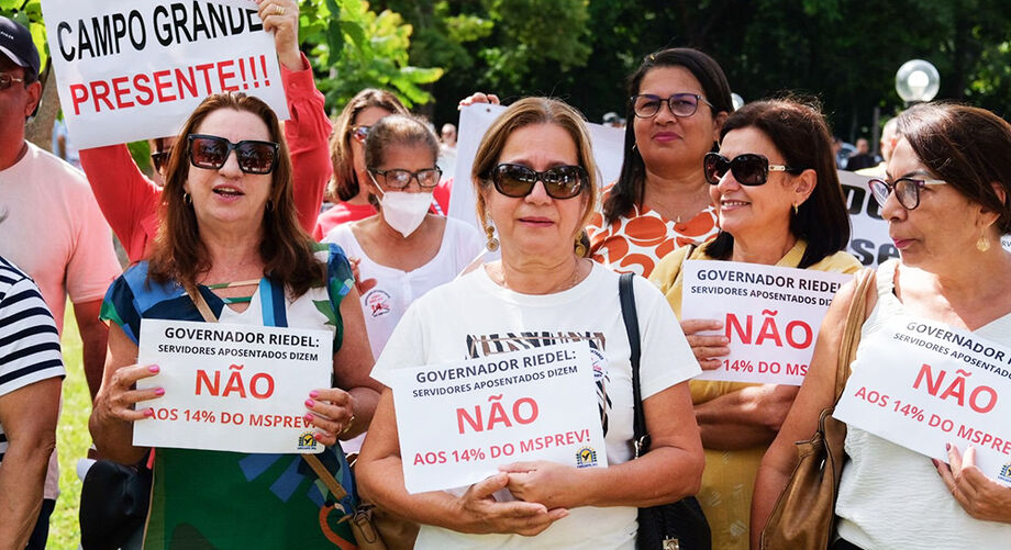 Aposentados acompanharam solenidade na ALEMS