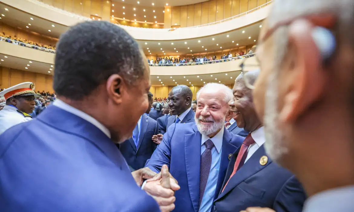 Comissária defende energia nuclear como solução para desafio africano