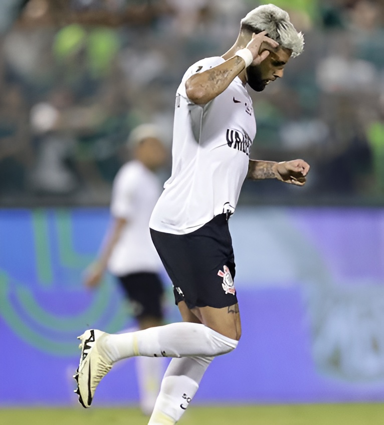 Yuri Alberto saiu de campo com fratura na costela no clássico entre Palmeiras e Corinthians