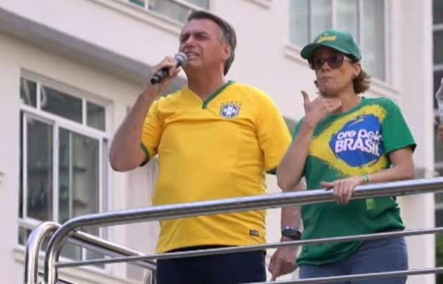 Bolsonaro pede foco nas eleições e diz que um Poder não pode tirar ninguém do 'palco político'