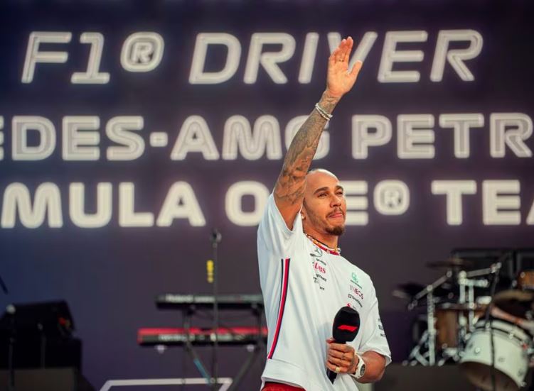 Lewis Hamilton não vive boa fase com a Mercedes e decidiu trocar de equipe para 2025