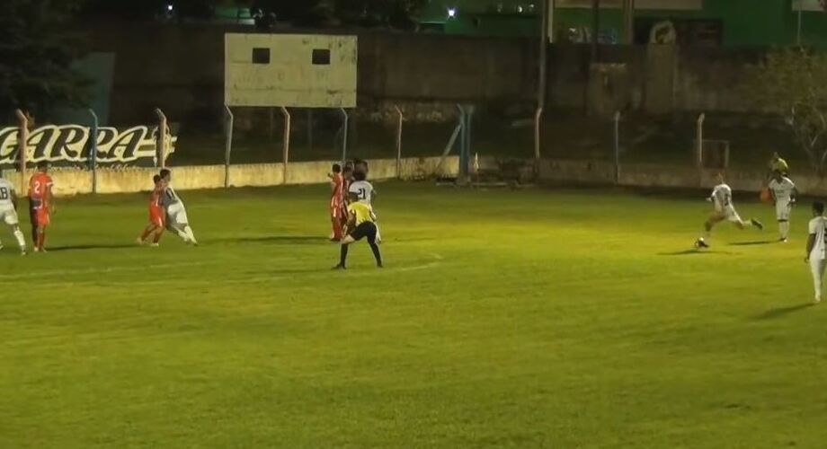 Galo saiu perdendo e tirou a diferença de dois gols na reta final da partida
