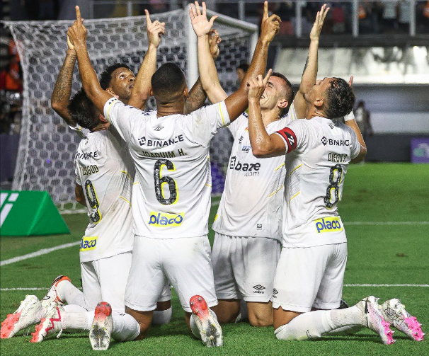 Santos supera Corinthians sob olhares de Neymar e mergulha rival na degola do Paulistão