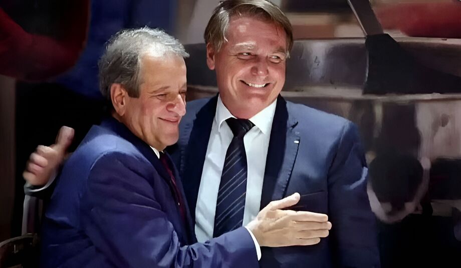 Bolsonaro e Valdemar estão proibidos de manter contato por decisão do ministro Alexandre de Moraes no inquérito do golp