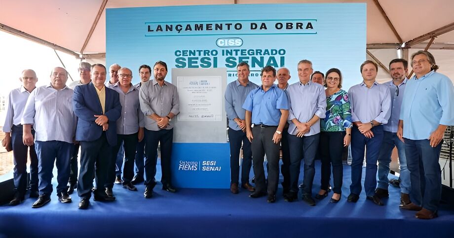 Deputados Paulo Corrêa e Caravina participaram da solenidade juntamente com demais autoridades do Estado
