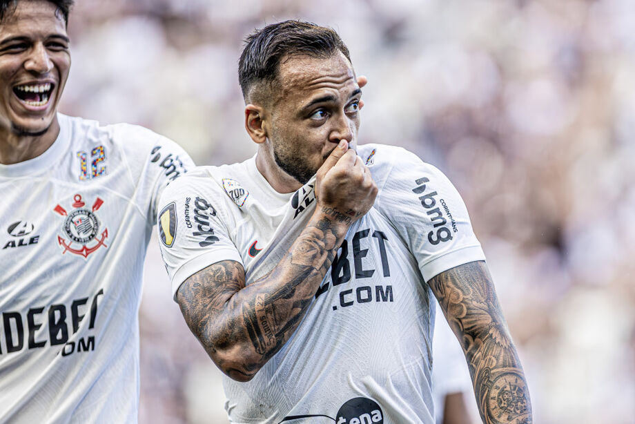Na estreia de António Oliveira, Corinthians quebra sequência negativa na temporada e respira
