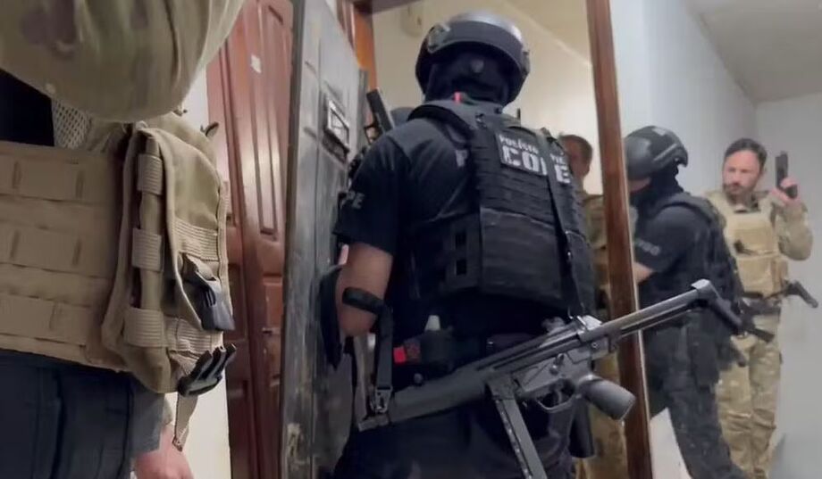 Polícia cumpre mais de 100 mandados contra grupo suspeito de tráfico de drogas e homicídios em Quedas do Iguaçu