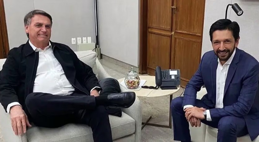 Jair Bolsonaro ao lado de Ricardo Nunes em 2021