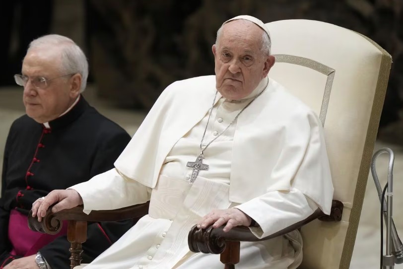 Papa Francisco durante a sua audiência semanal na Sala Paulo VI, no Vaticano.
