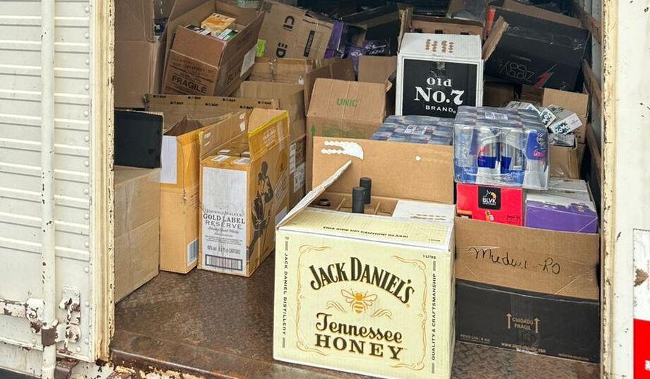 Polícia Civil prende responsável por expor a venda de cigarros eletrônicos e Power Honey em CG