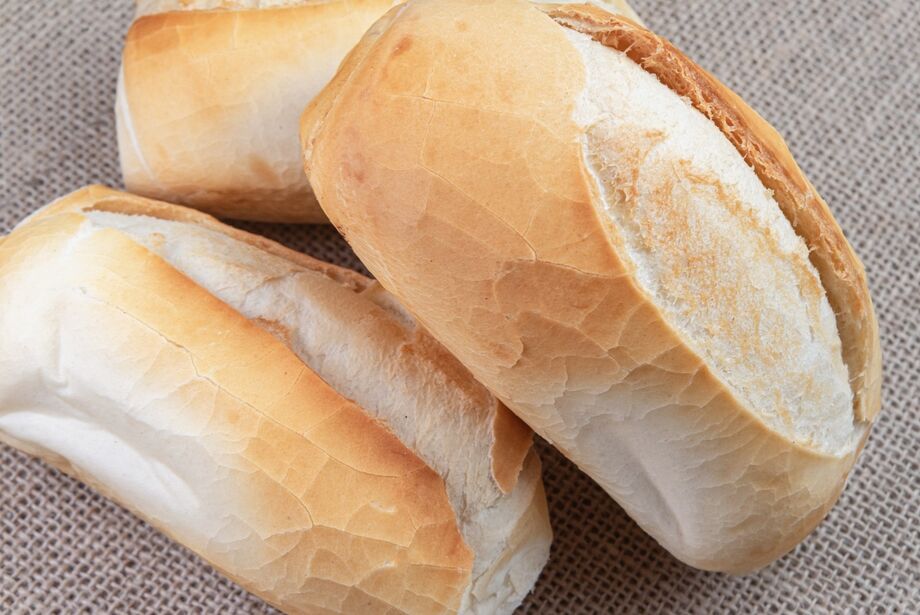 Do café da manhã, ao lanche ou mesmo nas principais refeições do dia, o pão francês é o alimento mais presente na mesa do brasileiro