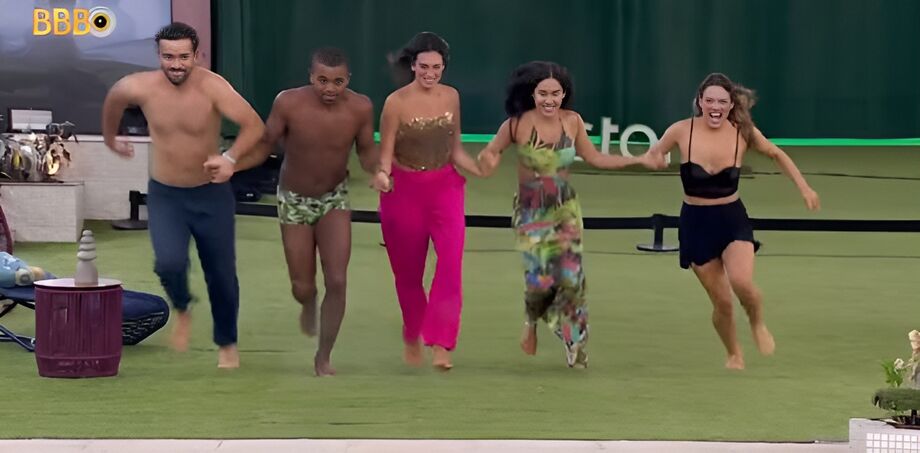 Matteus, Davi, Alane, Isabelle e Beatriz comemoram resultado de paredão desta terça-feira, 12