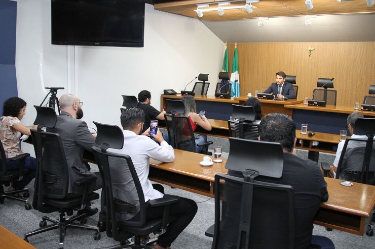 Coletiva de imprensa foi realizada na tarde desta segunda-feira no plenarinho da Assembleia Legislativa